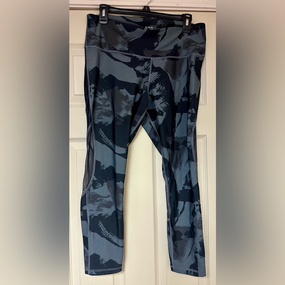 Under Armour heat gear leggings XL